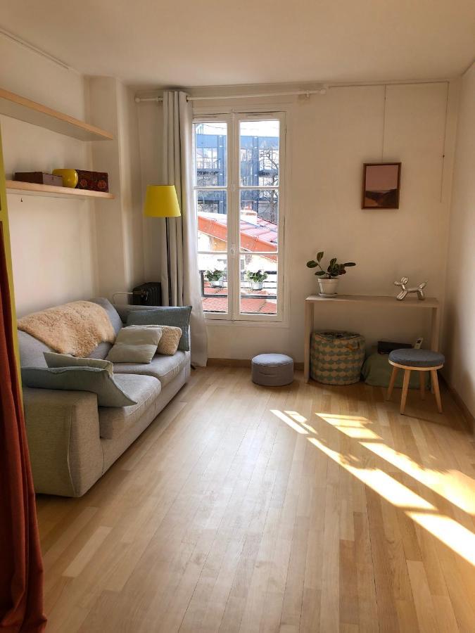 Paris Petit Appartement Lumineux Et Atypique Exterior photo